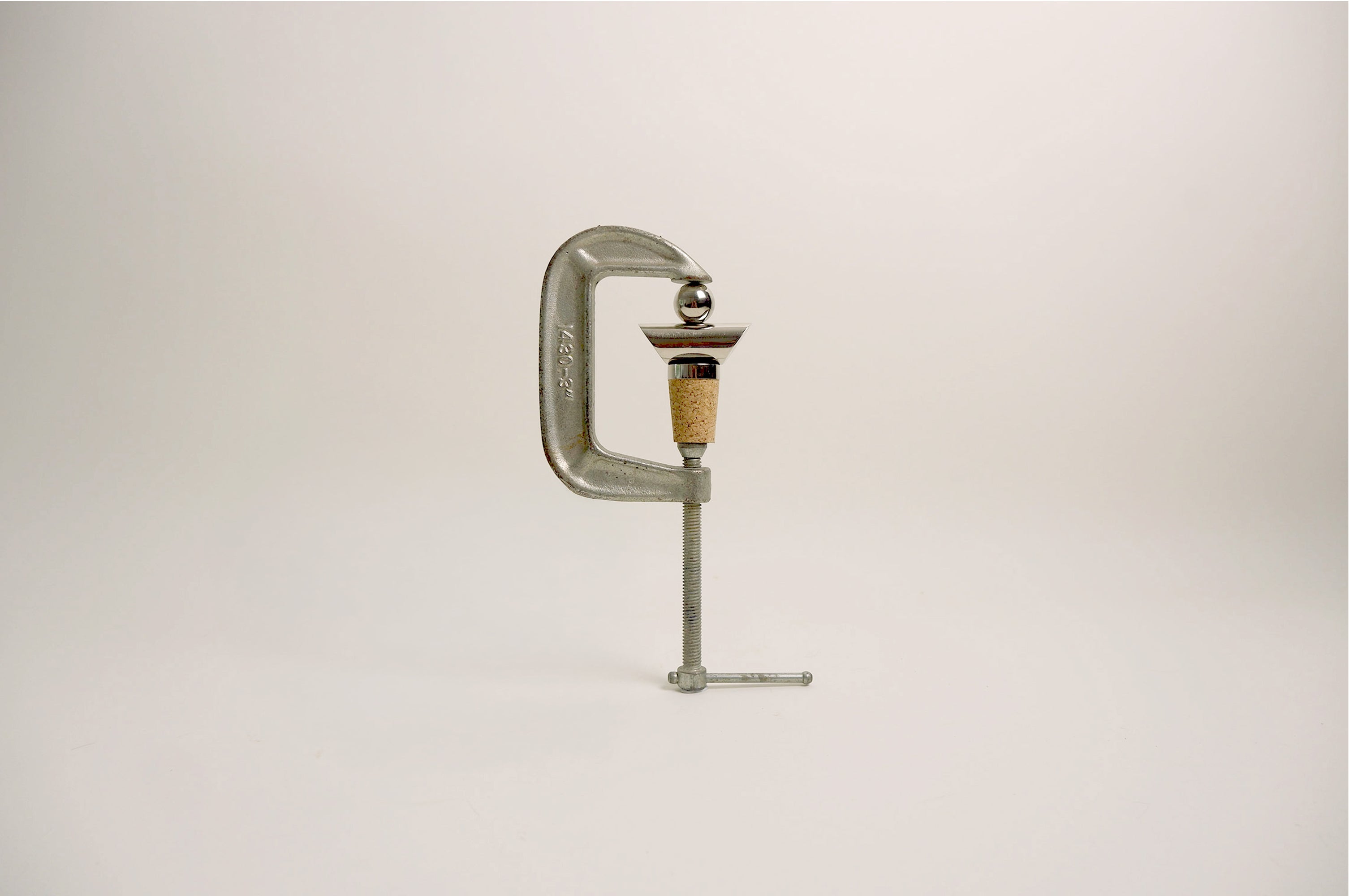 Forma Bottle Stopper