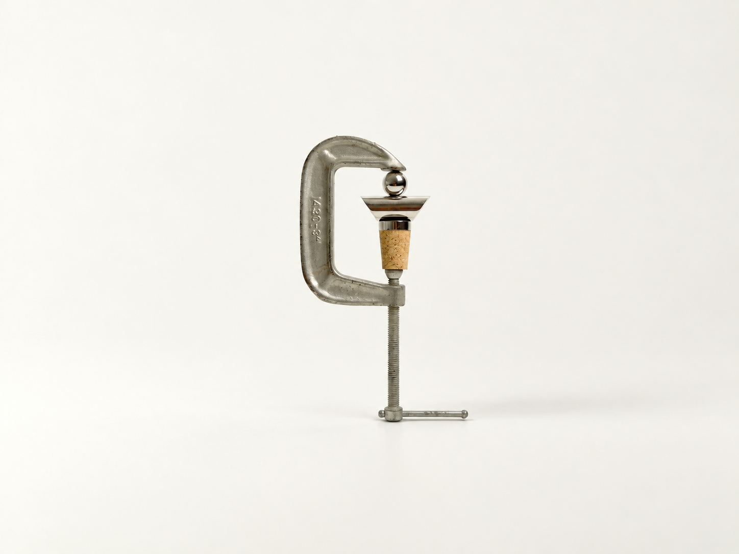 Forma Bottle Stopper