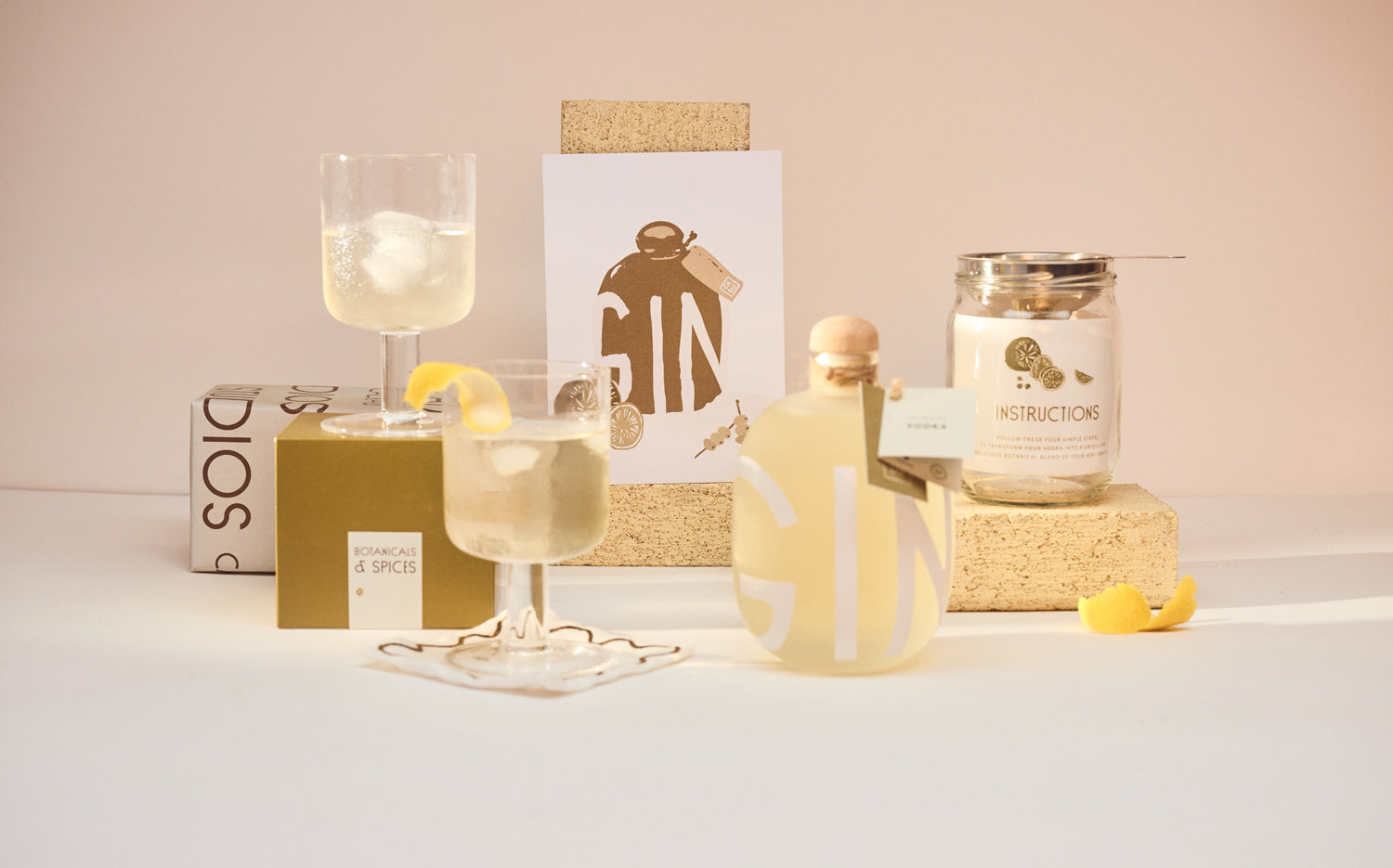 Load video: Gin Unboxing